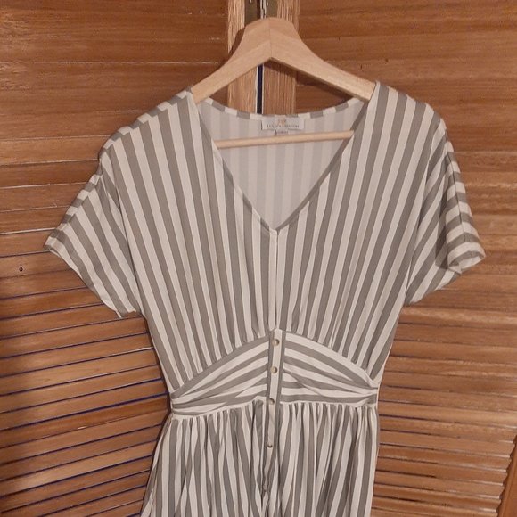 Bailey's Blossoms dress - Picture 2 of 5